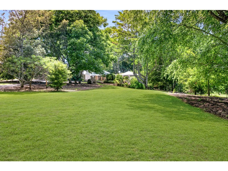 38 Avocado Lane, Maleny QLD 4552