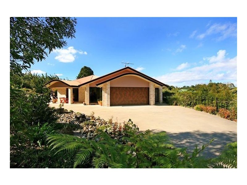 7 Burgess Avenue, Maleny QLD 4552