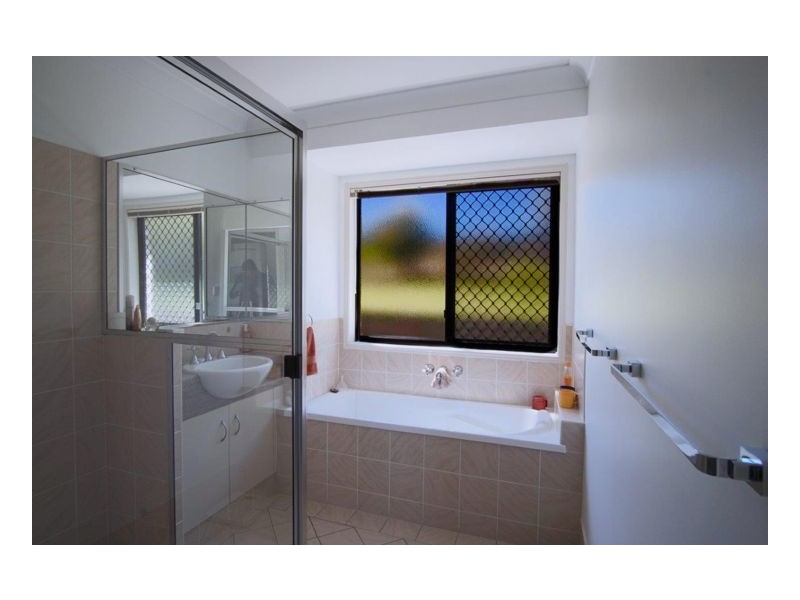 7 Burgess Avenue, Maleny QLD 4552