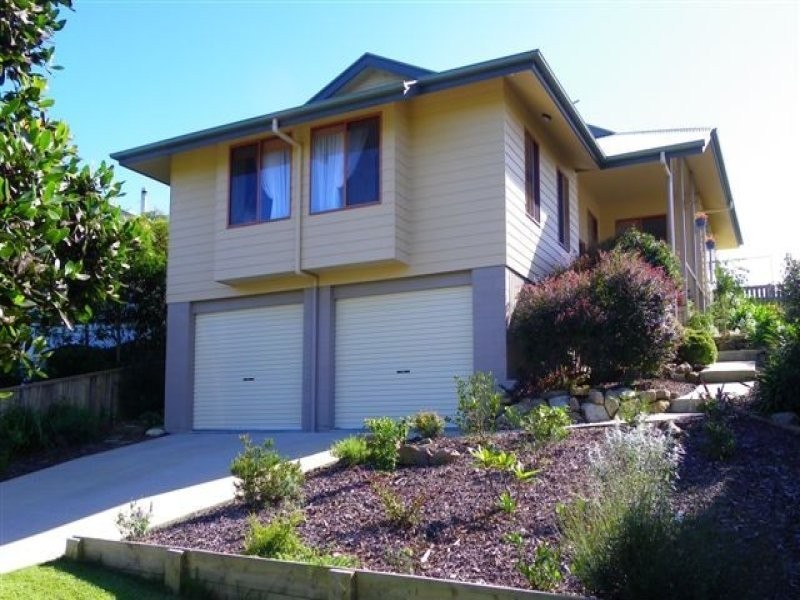 17 Pinewood Circuit, Maleny QLD 4552