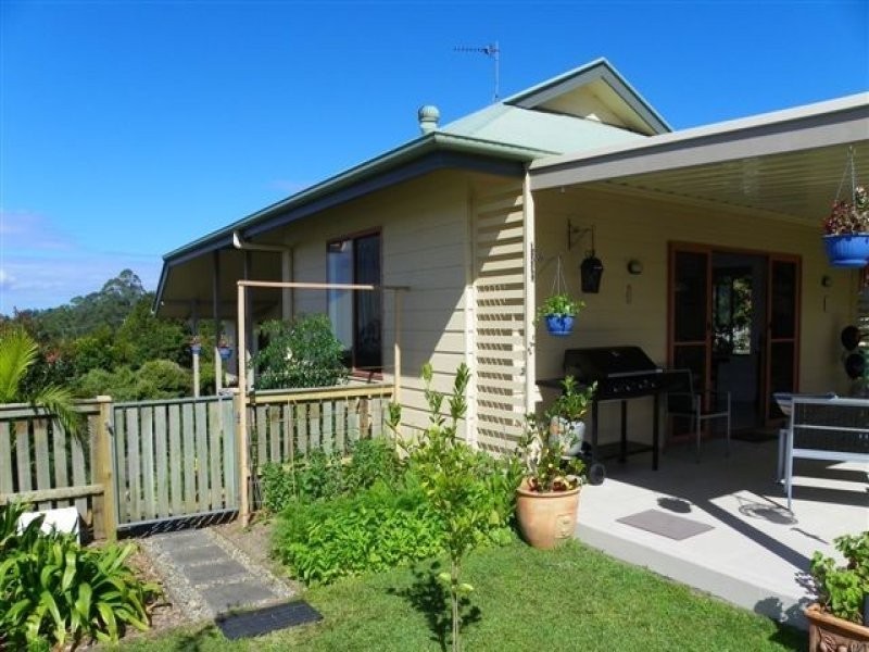 17 Pinewood Circuit, Maleny QLD 4552