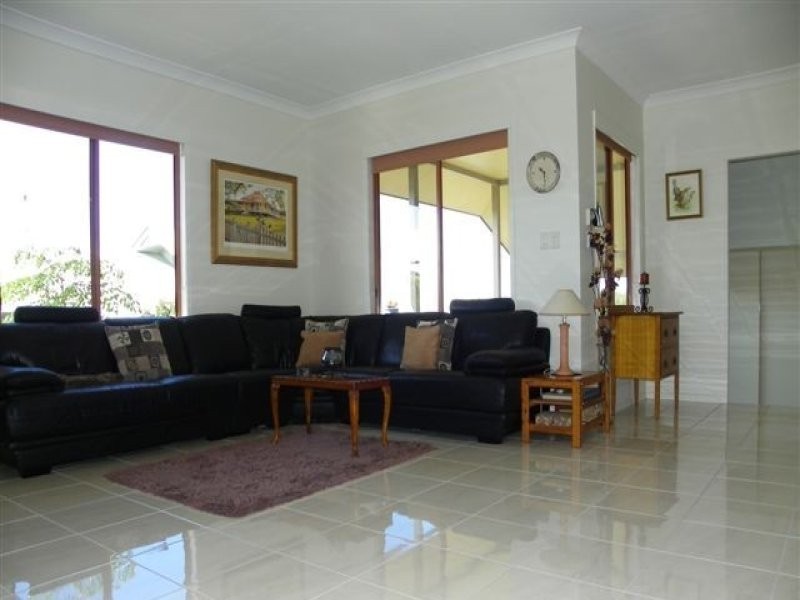 17 Pinewood Circuit, Maleny QLD 4552