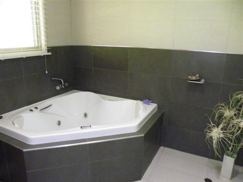 16 Avocado Lane, Maleny QLD 4552