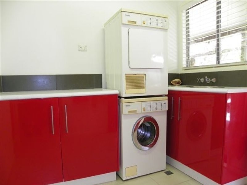 16 Avocado Lane, Maleny QLD 4552