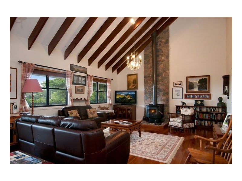 8 Lansdowne Rise, Maleny QLD 4552