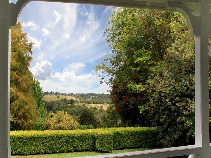 1 Vale End, Maleny QLD 4552