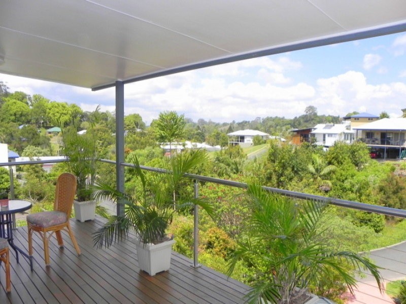 2/8 Willaroo Way, Maleny QLD 4552