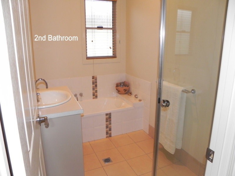 2/8 Willaroo Way, Maleny QLD 4552