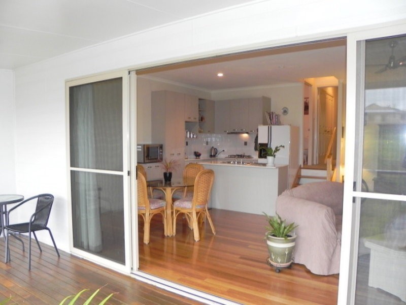 2/8 Willaroo Way, Maleny QLD 4552