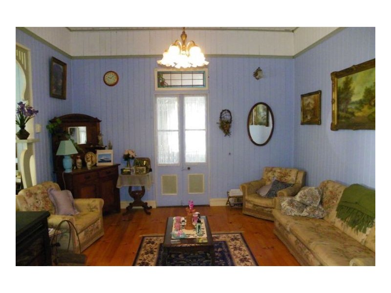 12 Tulip Street, Maleny QLD 4552