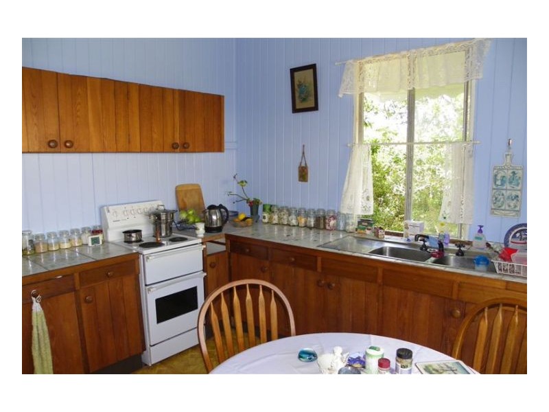 12 Tulip Street, Maleny QLD 4552