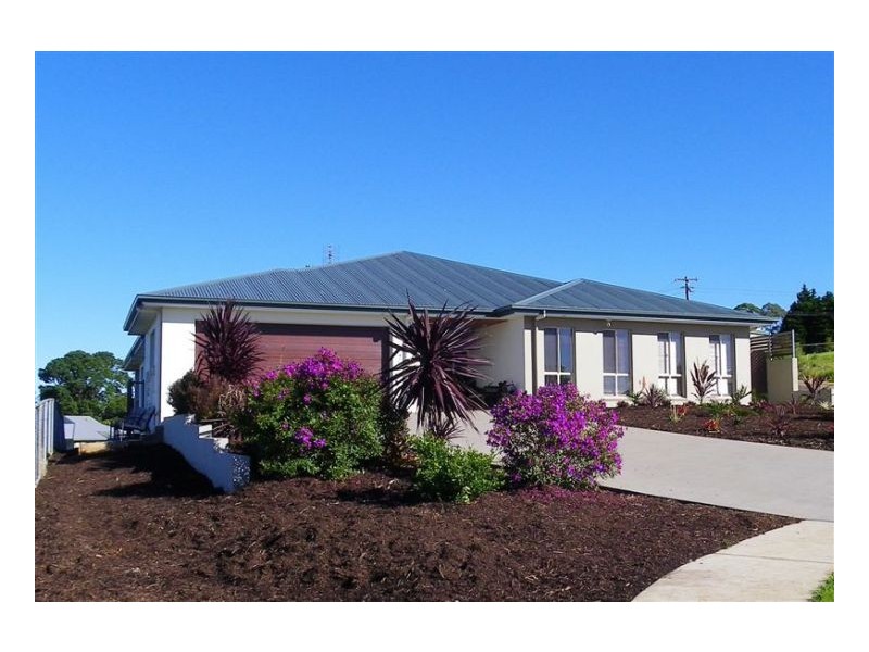 12 Greenhills Esplanade, Maleny QLD 4552
