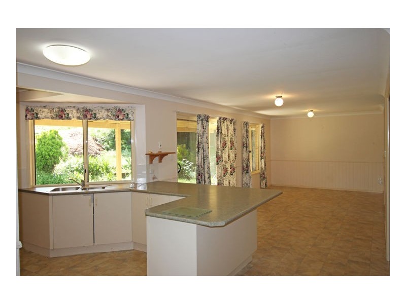 6 Jacaranda Place, Maleny QLD 4552