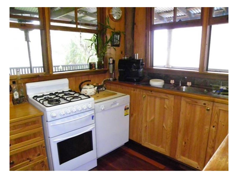 17 Alfs Road, Maleny QLD 4552