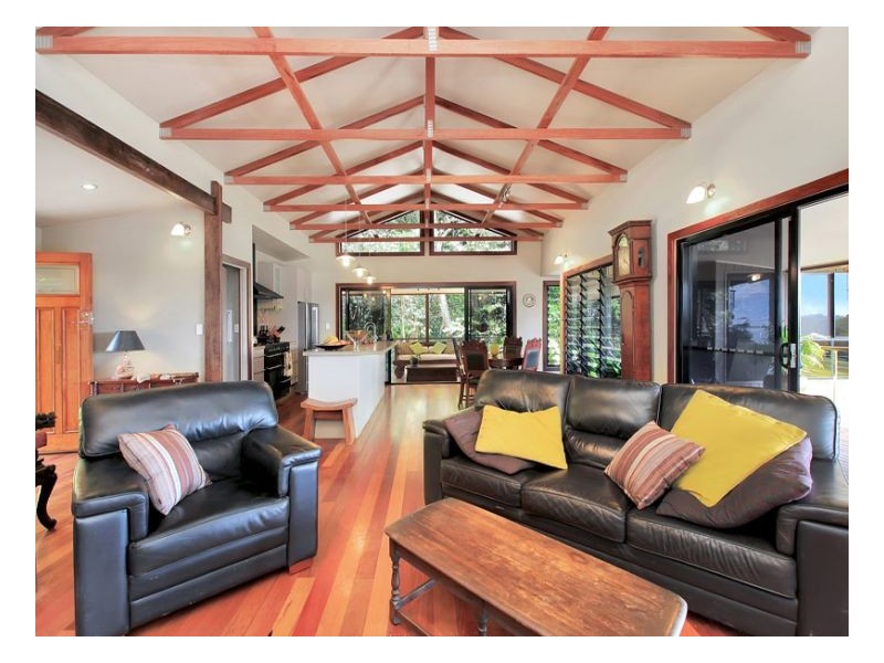 576 Mountain View Road, Maleny QLD 4552