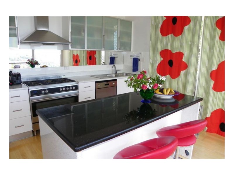 15 Lorikeet Lane, Maleny QLD 4552