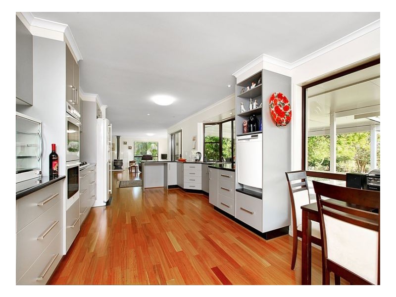 33 Burgess Avenue, Maleny QLD 4552