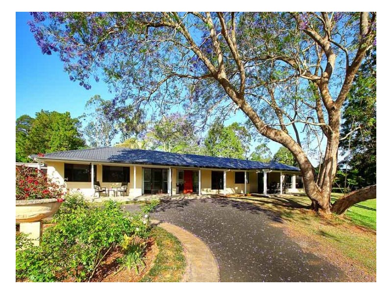 33 Burgess Avenue, Maleny QLD 4552