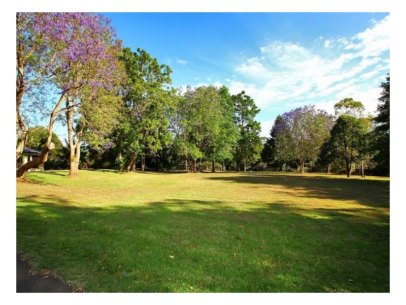 33 Burgess Avenue, Maleny QLD 4552