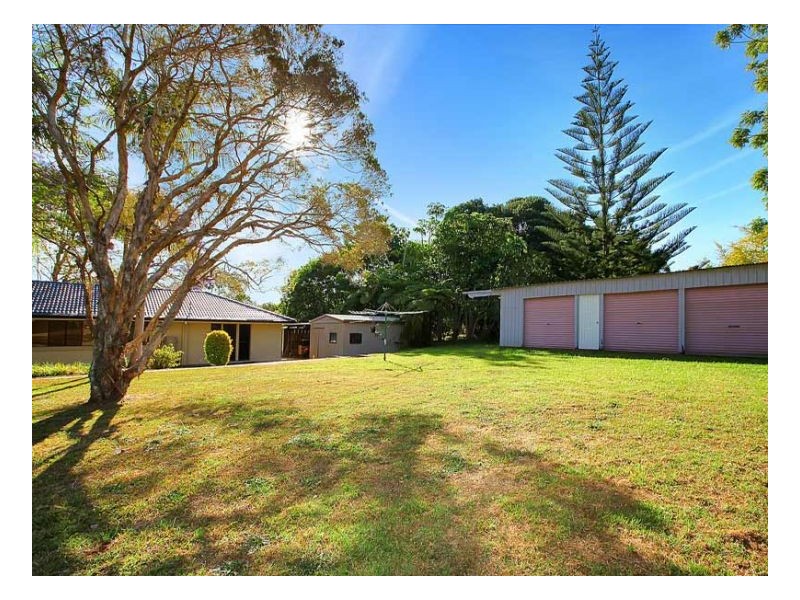 33 Burgess Avenue, Maleny QLD 4552