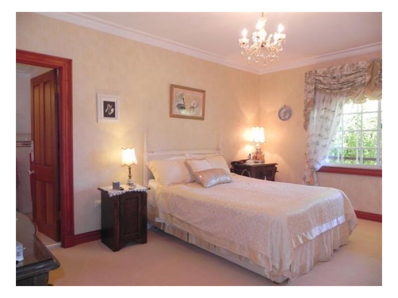 8 Glover Court, Montville QLD 4560