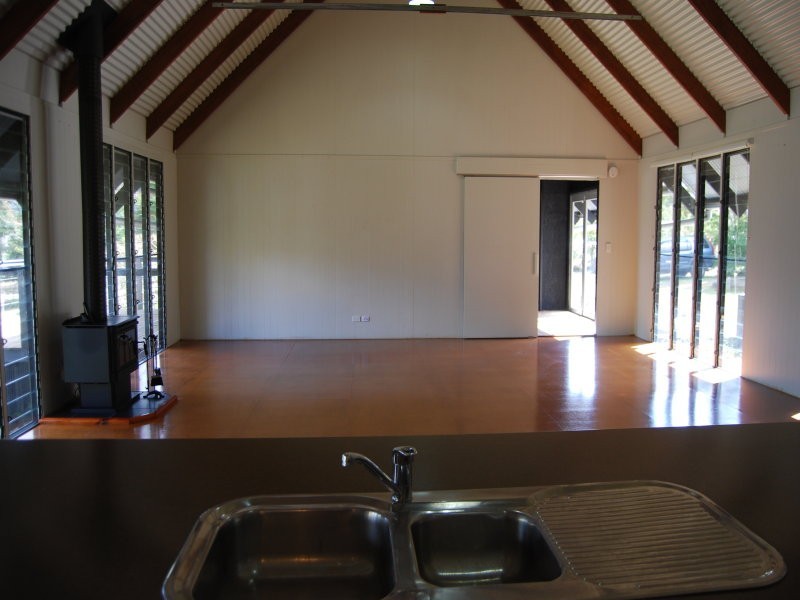 Cambroon QLD 4552