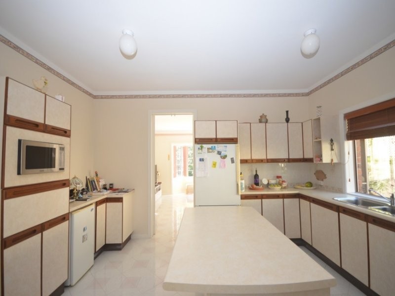 18 Treehaven Way, Maleny QLD 4552