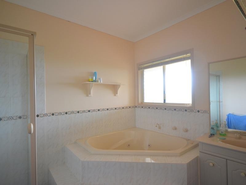 27 Meadow Rd, Reesville QLD 4552