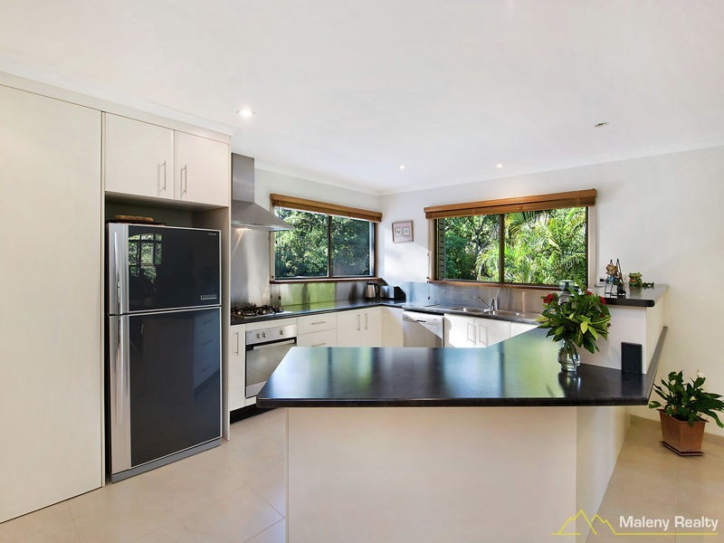 20 Palm Street, Maleny QLD 4552