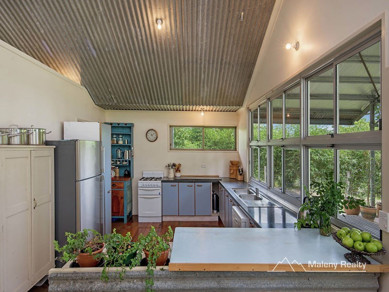 190 Ensbey Road, Bald Knob QLD 4552