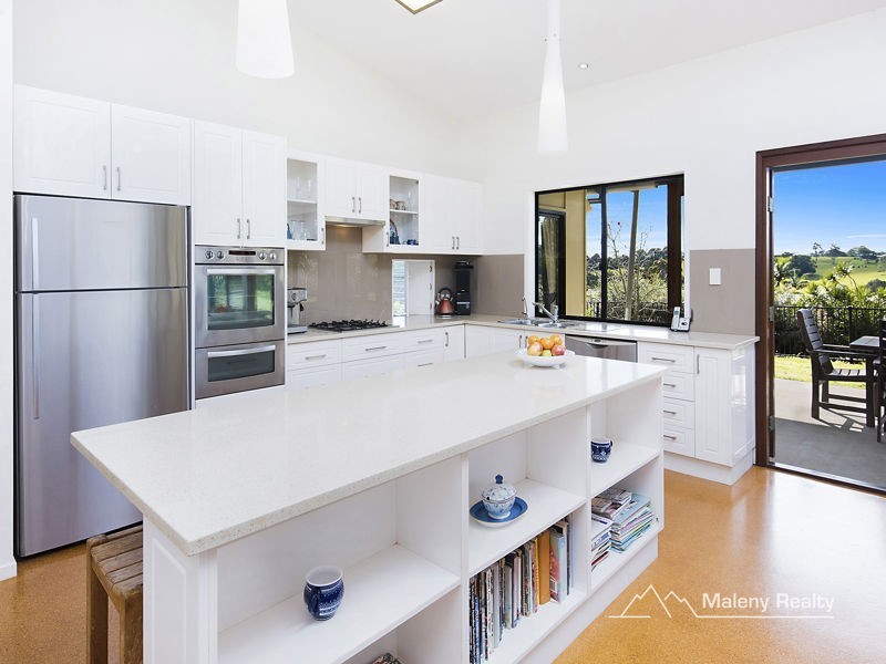 33 Avocado Lane, Maleny QLD 4552