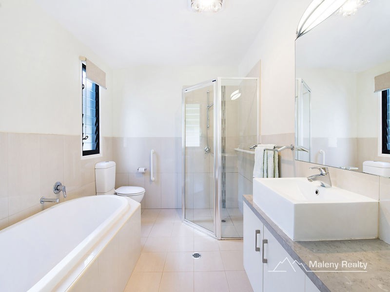 33 Avocado Lane, Maleny QLD 4552