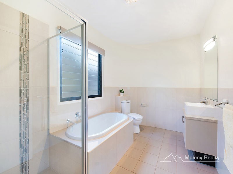 33 Avocado Lane, Maleny QLD 4552