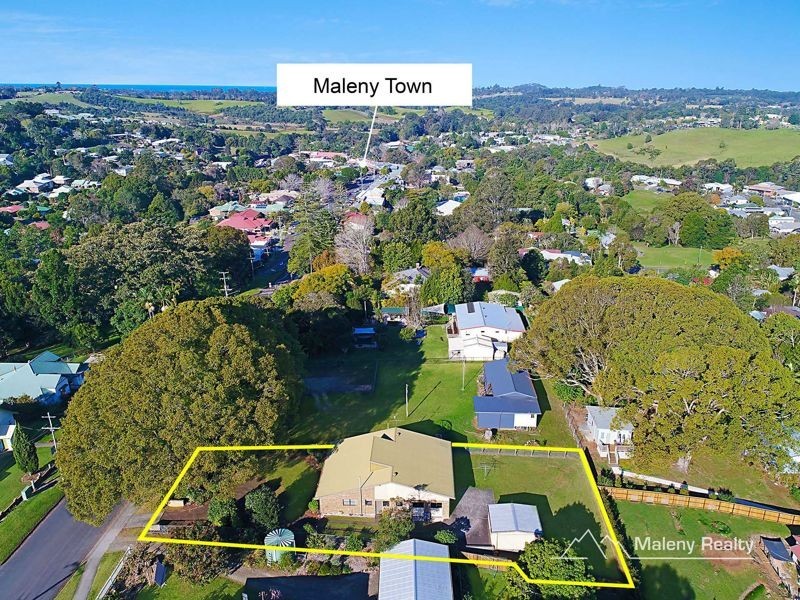 21 Cedar Street, Maleny QLD 4552