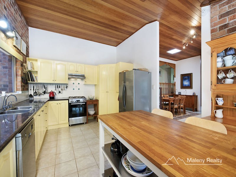 26 Centenary Drive, Maleny QLD 4552