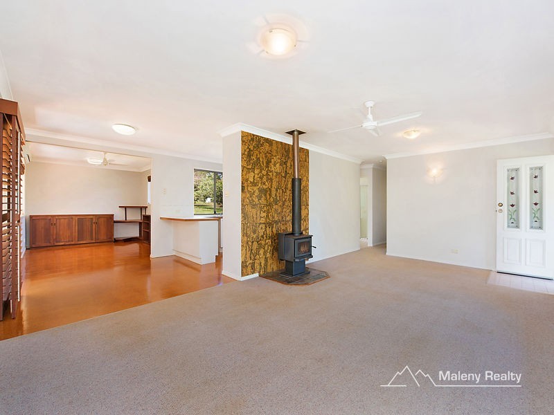 29 Burgess Avenue, Maleny QLD 4552