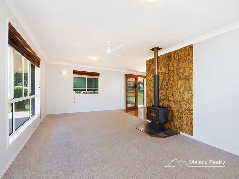 29 Burgess Avenue, Maleny QLD 4552