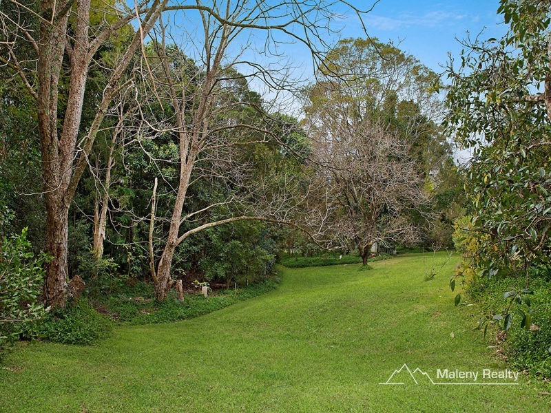 2 Treehaven Way, Maleny QLD 4552