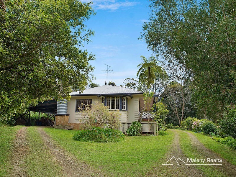 2 Treehaven Way, Maleny QLD 4552