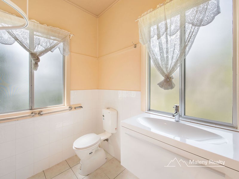 22 Macadamia Drive, Maleny QLD 4552