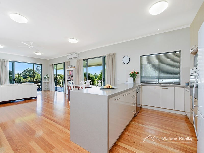 13 Ribbonwood Avenue, Maleny QLD 4552