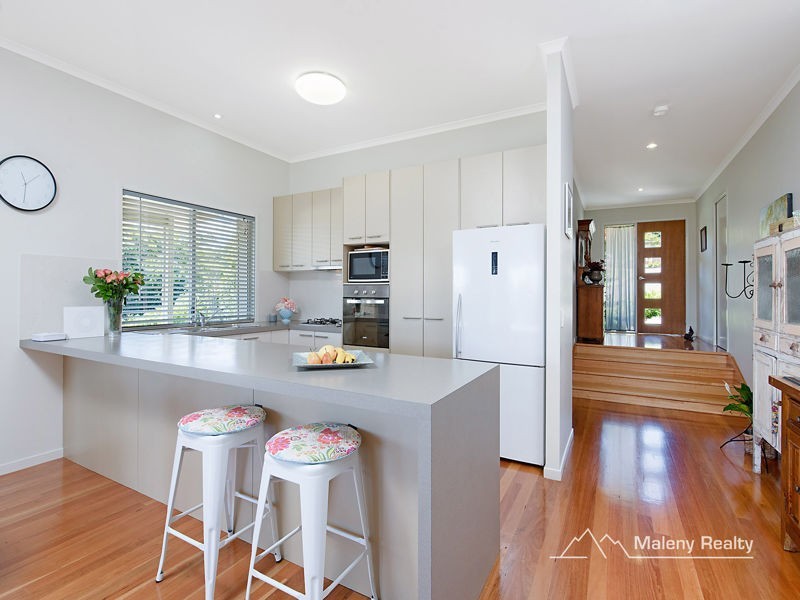 13 Ribbonwood Avenue, Maleny QLD 4552