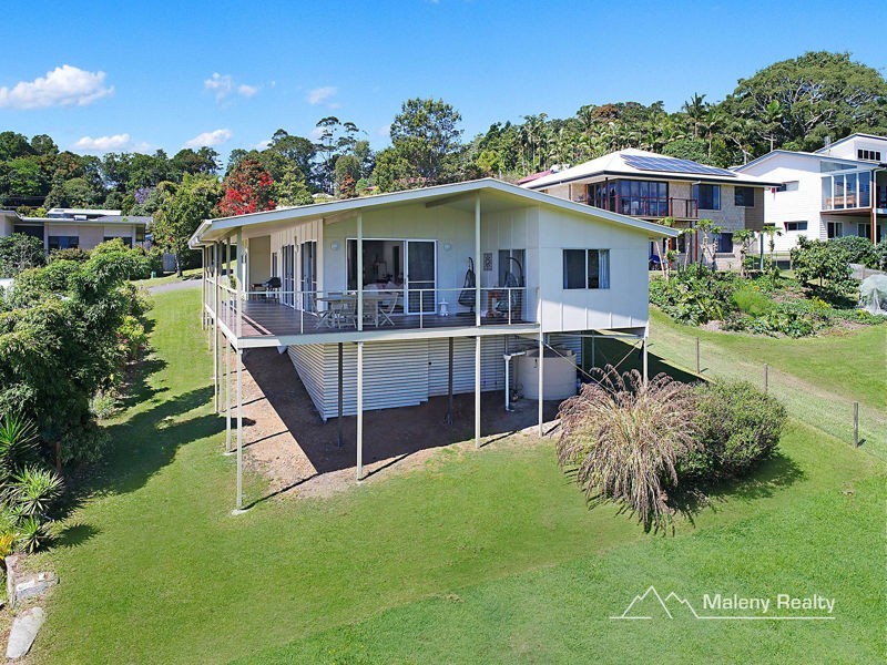 13 Ribbonwood Avenue, Maleny QLD 4552