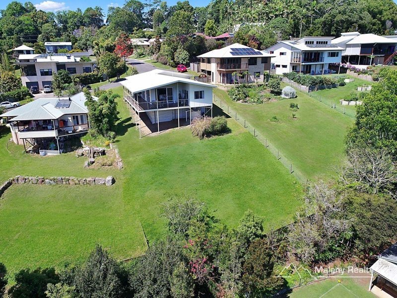 13 Ribbonwood Avenue, Maleny QLD 4552