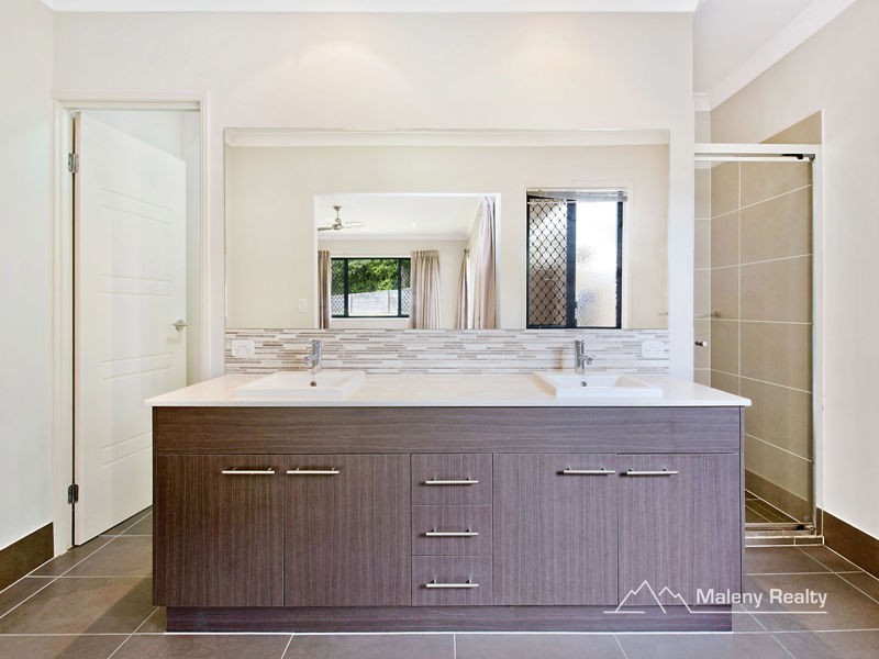 34 Water Gum Crescent, Maleny QLD 4552