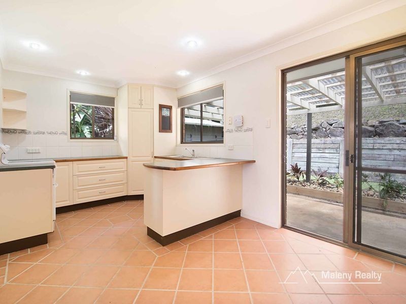 22 Centenary Drive, Maleny QLD 4552