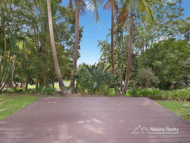 22 Centenary Drive, Maleny QLD 4552
