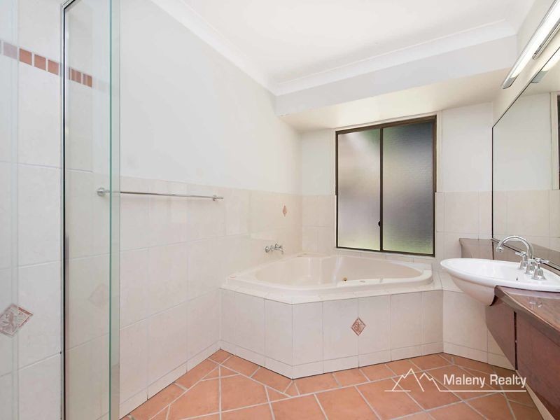 22 Centenary Drive, Maleny QLD 4552