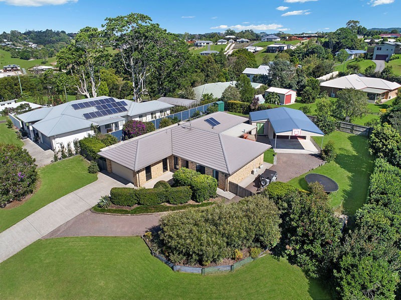 2 Oak Court, Maleny QLD 4552