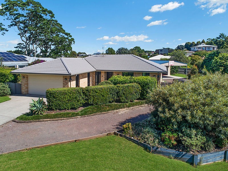 2 Oak Court, Maleny QLD 4552